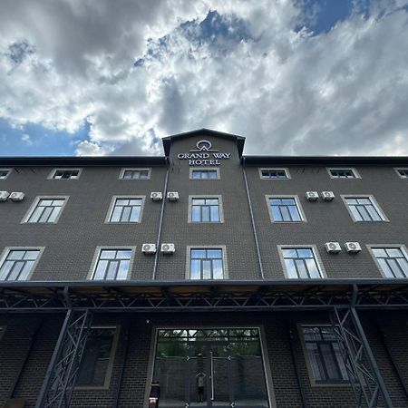 Grand Way Hotel Taraz Eksteriør billede
