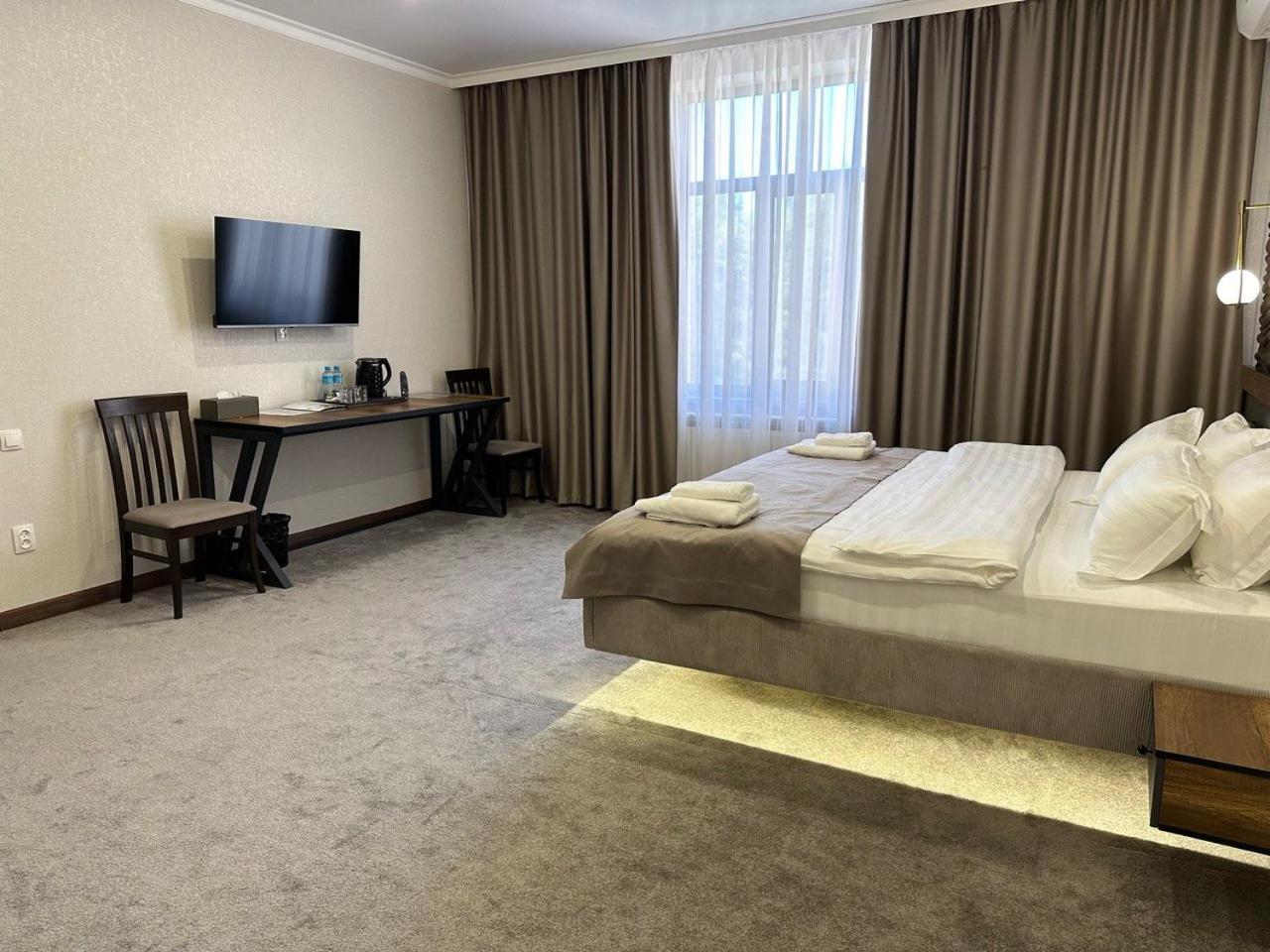 Grand Way Hotel Taraz Eksteriør billede