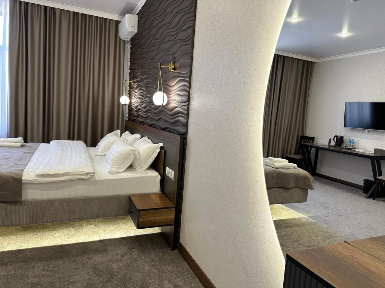 Grand Way Hotel Taraz Eksteriør billede