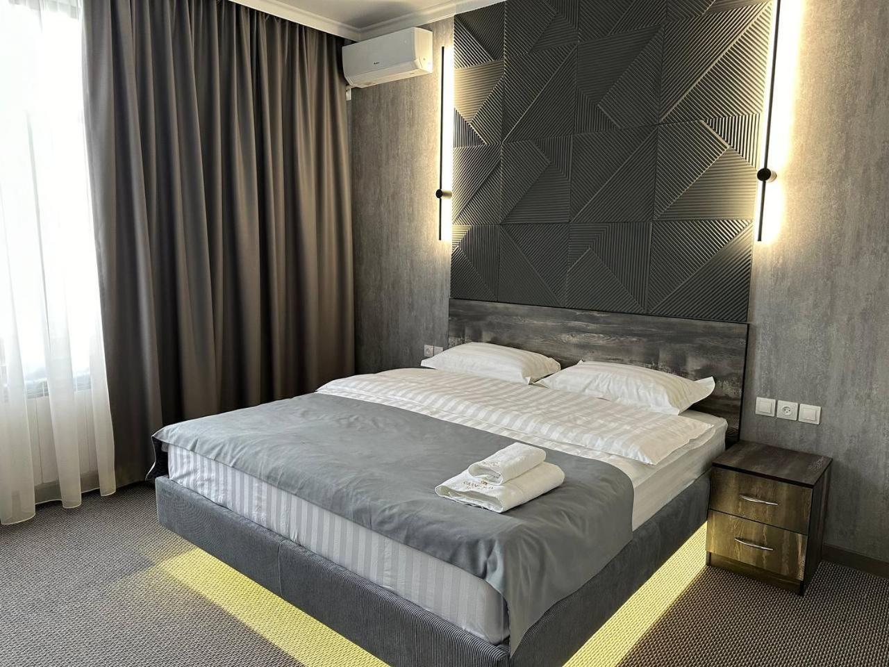 Grand Way Hotel Taraz Eksteriør billede